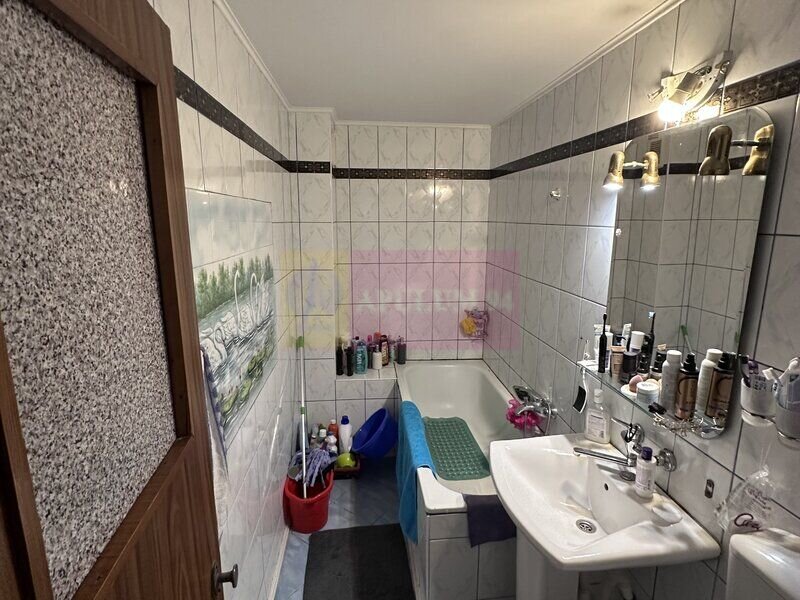 VAnzare apartament 3 camere Basarabia, aproape metrou Costin Georgian